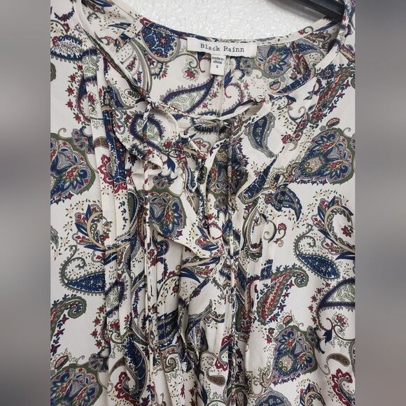 Black Rainn Paseley Blouse with Lace Up Tie and V panel on the back Size S - Picture 3 of 8